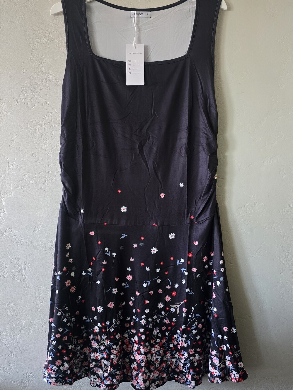 Black Floral Scoop Neck Dress with Delicate Multicolor Blooms